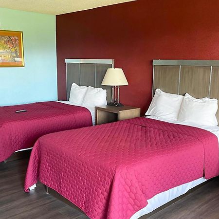 Mayfair Inn Williamston Extérieur photo
