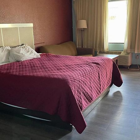 Mayfair Inn Williamston Extérieur photo