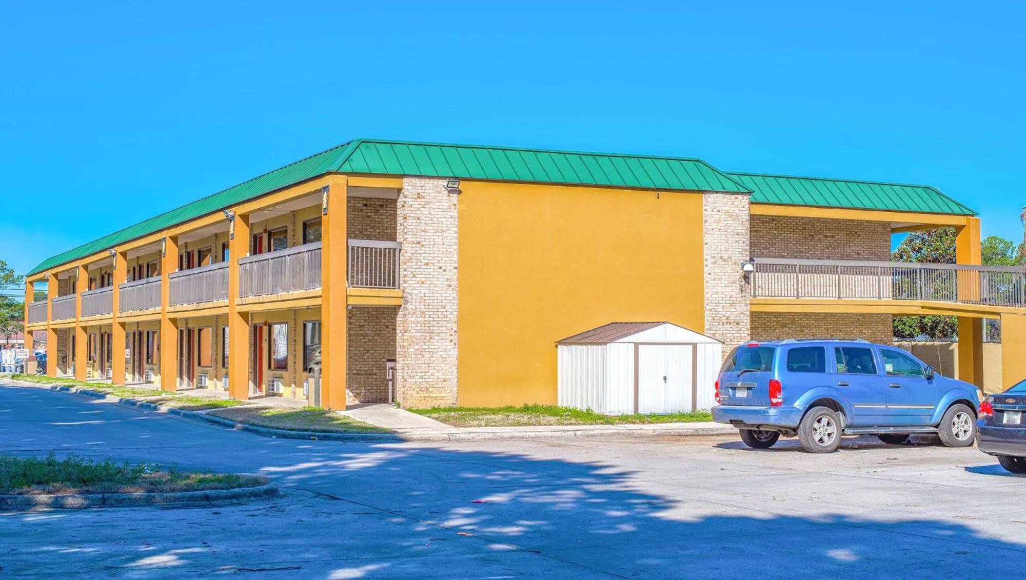 Mayfair Inn Williamston Extérieur photo