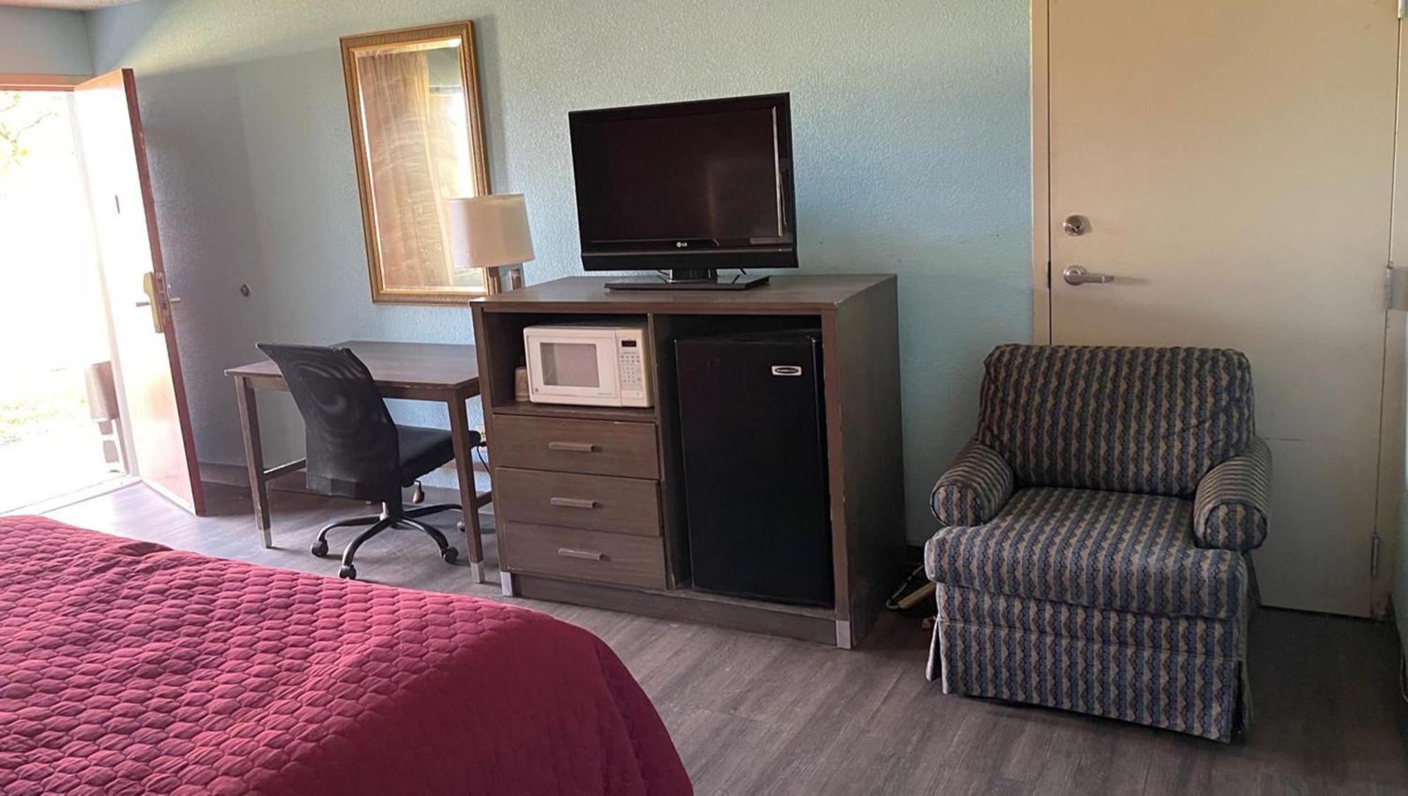 Mayfair Inn Williamston Extérieur photo