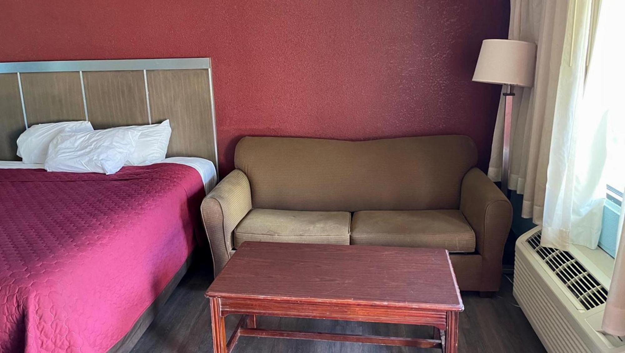 Mayfair Inn Williamston Extérieur photo