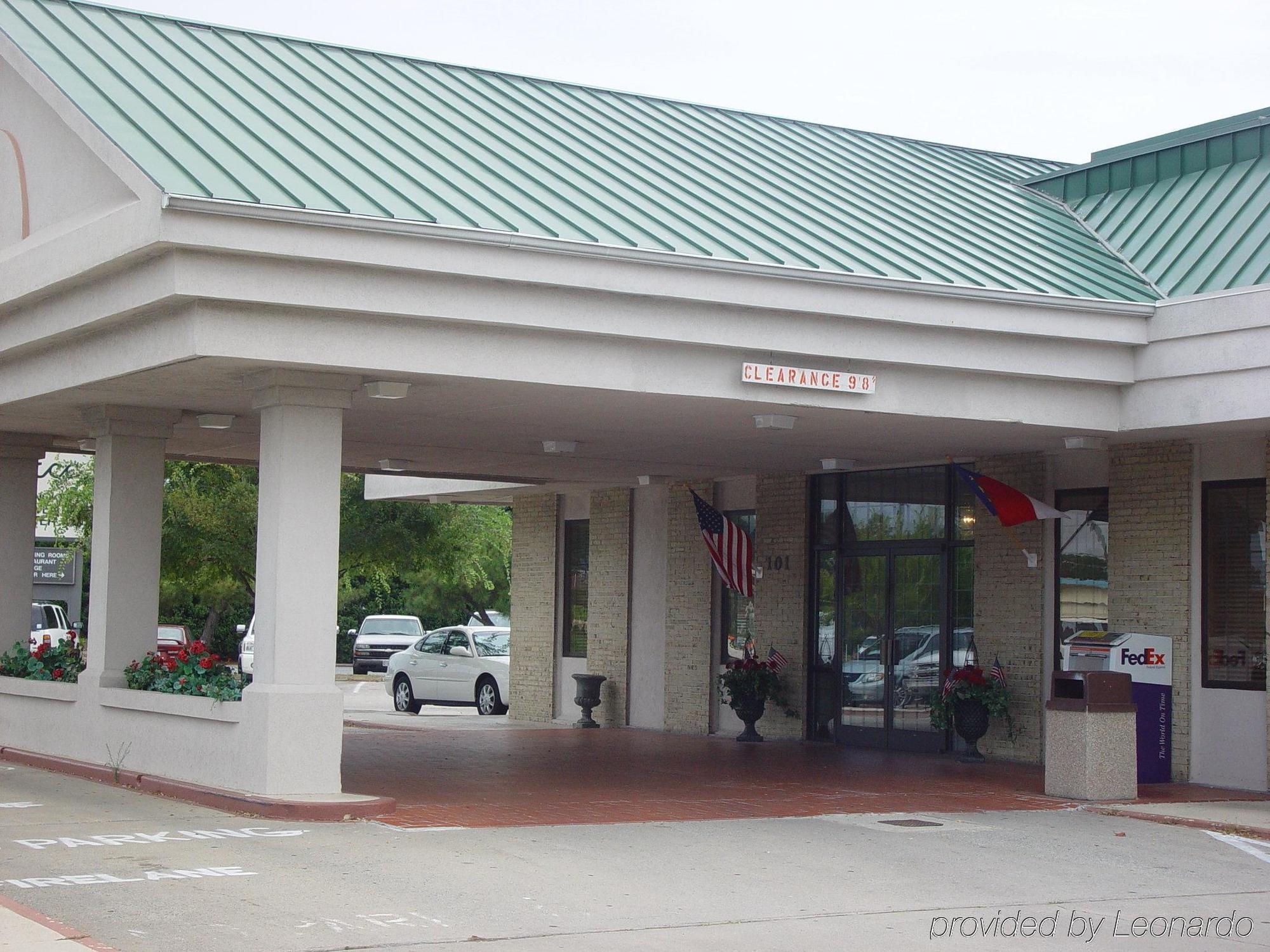 Mayfair Inn Williamston Extérieur photo
