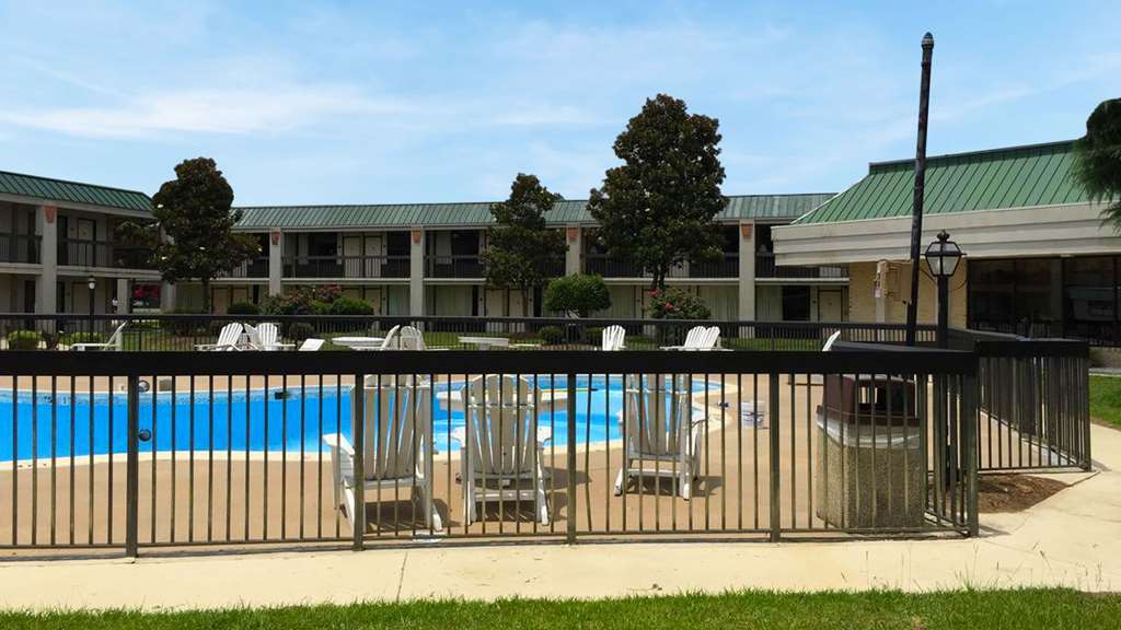 Mayfair Inn Williamston Extérieur photo